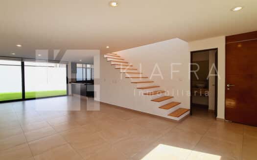 20250930 1053 Edicion Fotografica Casa remix 01k6drhsfafqzrbh0skmxp38s5